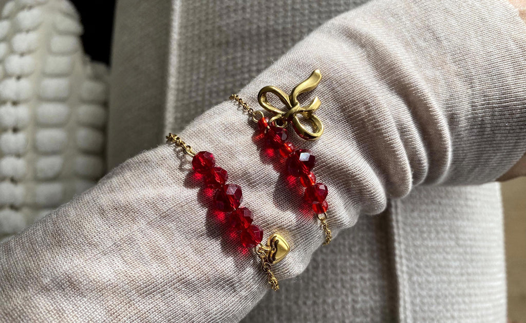 Handgemaakte glas kralen armband – Bow, Heart, bruin & burgundy red, 18K Gold Plated