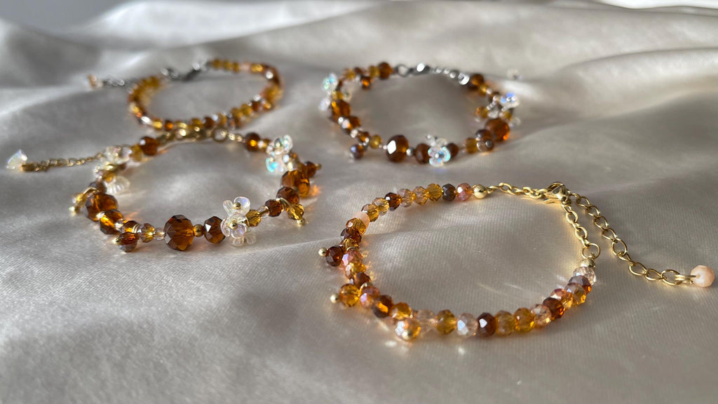 Handgemaakt Armbandjes – Bruin Caramel Glasparels, Stainless Steel & Gold Plated ( zilver of goud )