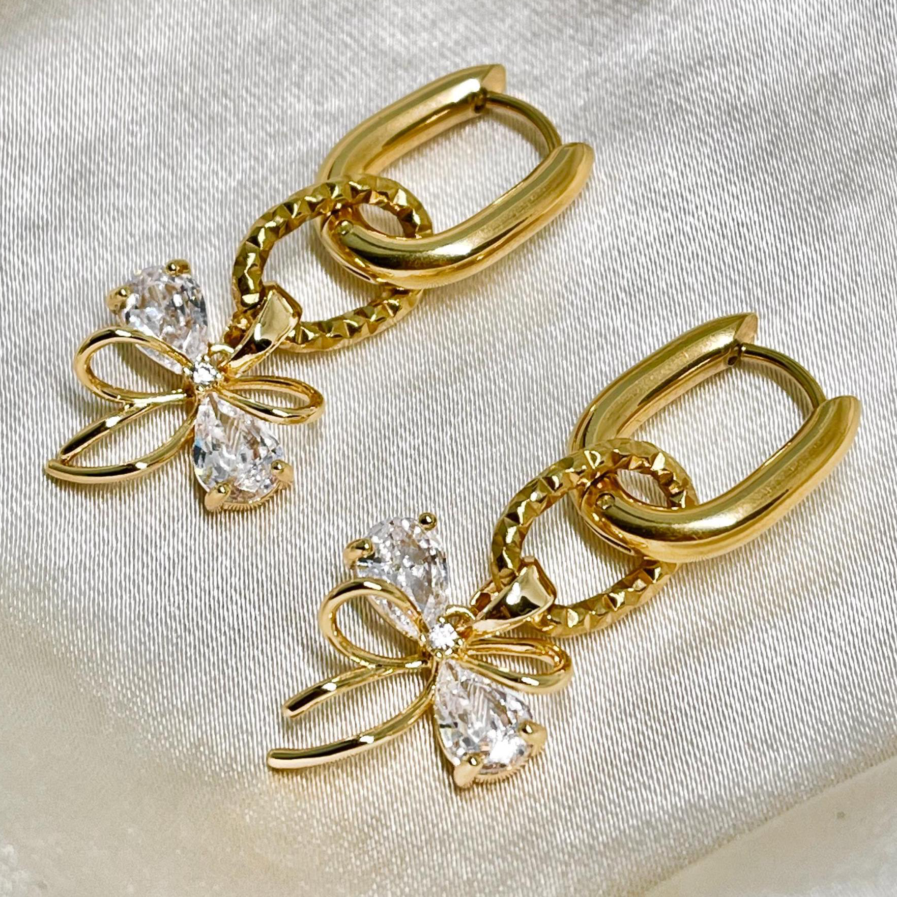 Waterproof Bowknot Oorbellen | 18K | Non-Tarnish | Elegant