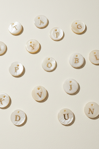 Ronde Letter Charm