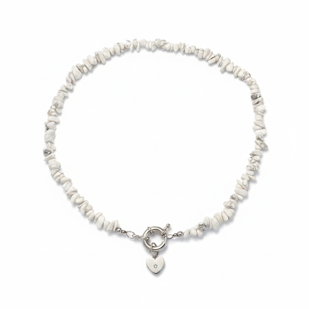 Volledige howlite ketting — witte achtergrond